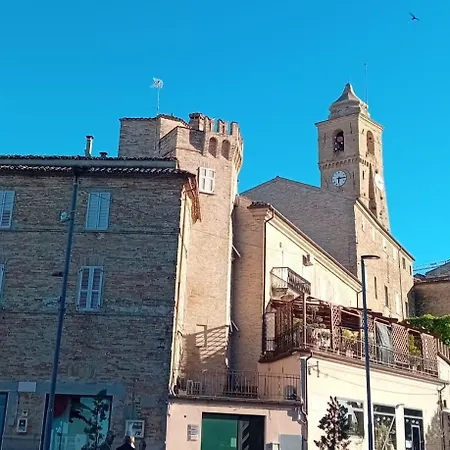 A Casa De Fiore Монтегранаро