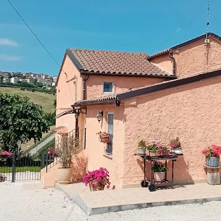 A Casa De Fiore Монтегранаро